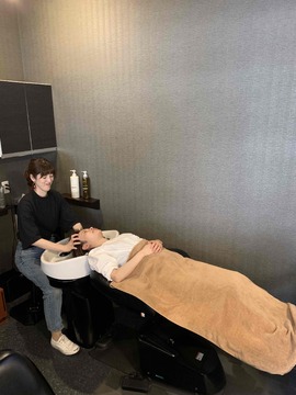 【桜木町】≪確定申告補助あり≫ ≪選べる働き方≫≪ブランクがある方も安心のサポートあり≫≪ママさんの応募も歓迎！≫優しいスタッフとあたたかな雰囲気のサロンで、落ち着いて働ける！「Flower（フラワー）」からスタイリスト（美容師）の求人☆☆