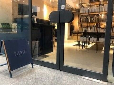 【新栄町】≪完全週休二日≫≪充実した福利厚生面≫一人一人に合わせて様々な相談にのってくれます。大人女性をターゲットに「癒し」と「美」を提供する隠れ家サロン“DIGNIF（ディグニフ）”からスタイリスト（美容師）の求人☆★