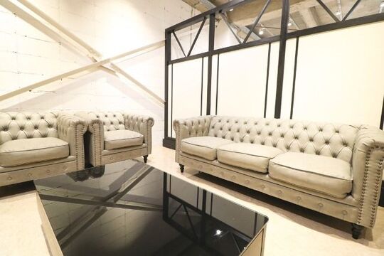 【京橋】≪インボイス制度のサポートあり≫≪完全マンツーマン≫≪自由出勤制≫≪単価8000円以上≫≪最大45万円の保証給あり≫≪交通費支給あり≫≪正社員制度あり≫トリートメント・ヘアケアを重視した大人ヘアサロン！！勤務時間や休みなどご希望に合わせた働き方が可能です！「Barrel 京橋店（バレルキョウバシテン）」からスタイリスト（美容師）の求人☆★