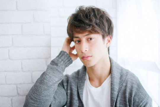 【代官山】◆土日休みあり・有給休暇あり・社会保険完備・交通費全額支給◆風通しの良い社風で働きやすさバッチリ。メリハリをつけて働ける環境のサロン「CELL 代官山（セルダイカンヤマ）」からスタイリストの求人★☆