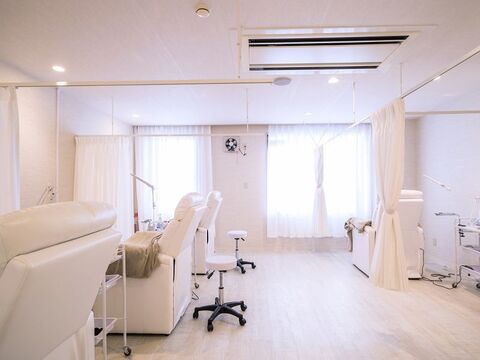 【三条】≪土日休み月2回OK≫≪社会保険完備≫≪モデル集めサポートあり≫個々の成長に合わせた教育体制でアイリストデビューが目指せます！「Bello eyelash 三条店（ベローアイラッシュサンジョウテン）」からアイリスト（まつげエクステ・まつげパーマ・アイブロウ）の求人☆☆