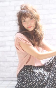 【目黒】◆月8日休みOK・2年以内のデビュー可能・社会保険完備◆休日数が選べるので自分らしく働けます！スタッフ同士のコミュニケーションが良く風通しの良いサロンです！pursuit 目黒（パースィートメグロ）からアシスタント（美容師）の求人★☆