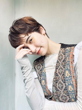 【江坂】≪完全週休2日≫≪土日休み可能≫≪有給・夏季冬季休暇あり≫≪バースデー休暇あり≫≪19時過ぎに退勤可能≫≪社会保険完備≫客層は20代が最も多いトレンドを取り入れたお洒落サロン！プライベートも大事しながらお仕事ができる！「ENIF（エニフ）」からアシスタント（美容師）の求人★☆