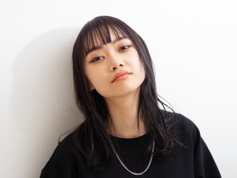 【都島】≪月給20万円〜≫≪月8,9日休み≫≪有給休暇あり≫≪社会保険完備≫≪平日と日曜は18時に退勤可能≫営業時間内レッスン可能◎オーナーさんからマンツーマンで技術を学べる！スタッフに合わせてレッスンをみてくれるので自分のペースで技術を学びながら、プライベートも充実させられる理想のサロン「aimer（エメ）」からアシスタント（美容師）の求人☆☆