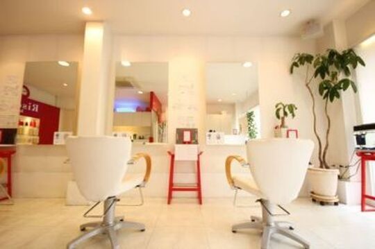 【三国ヶ丘】経験豊富なオーナースタイリストさんが個々に合わせた指導をしてくれるので安心★駅近でアクセス抜群◎これから一緒にサロンを大きくしていきたいという方へ♪ブランクのある方もOK！“Rise hair（ライズヘアー）”からアシスタント（美容師）求人☆★☆