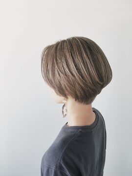 【綾瀬】≪最短1年半でデビュー可能！≫≪営業中レッスンも可能！≫≪社会保険完備≫デビューまでしっかりと支えてもらえて、高い技術力を身に付けられる環境です！福利厚生面も充実！安心できる環境で、バリバリ頑張りたい方にオススメ！「ADDICT（アディクト）」からアシスタント（美容師）の求人☆★