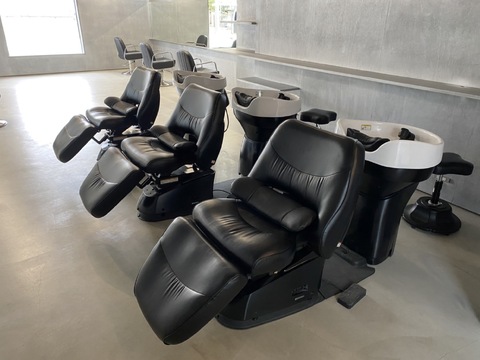 【桑町】≪完全週休二日制≫≪社会保険完備≫≪営業内レッスンのみ≫≪最短2年でスタイリストデビュー≫「生涯のお付き合い」をテーマにお客様とスタッフと共に成長していくサロンを目指しています「Heathpool（ヒースプール）」からアシスタント（美容師）の求人★☆