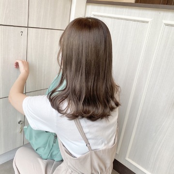 【江坂】≪社会保険完備≫≪最低保障給あり≫≪高単価≫≪独立支援あり≫大人女性に人気の髪質改善特化サロン！清潔感のあるオシャレな内装も人気の秘訣！若いスタッフが成長、活躍できる場を提供します！「Uni.esaka（ユニエサカ）」からスタイリスト（美容師）の求人☆★