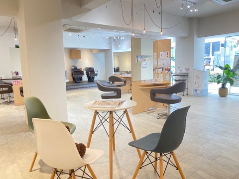 【十三】≪月8日休み≫≪社会保険完備≫≪最短2年でデビュー可能≫自分ののペースでレッスンカリキュラムを設定！営業時間内レッスンで効率よく学べます！「ROCK WORK ORANGE 十三店（ロックワークオレンジジュウソウテン）」からアシスタント（美容師）の求人☆☆