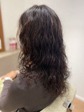 【元町】女性のみの働きやすいお店です！≪完全週休2日≫≪社会保険完備≫≪平均退社18時半≫マンツーマンでの接客が人気のプライベートサロン!!遅くまで残ることもないのでプライベートも充実させられますよ！「hair make QUATRE（ヘアーメイクキャトル）」からスタイリスト（美容師）の求人☆☆