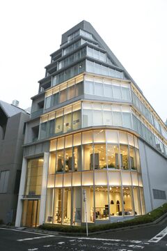 【渋谷駅】≪社会保険完備≫≪住宅手当相談OK≫実力派スタイリストが集まる高級感のあるサロン☆サロンワークだけではなく、様々な現場でヘアメイクや着付けなど、たくさんの仕事ができるようになりますよ♪Hair salon 1214（ヘアーサロンイチニーイチヨン）からスタイリスト（美容師）の求人☆★