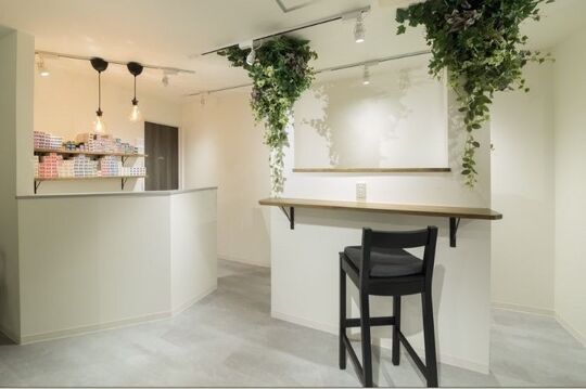 【中崎町】≪月給23万円≫≪半個室サロン≫今後店長やオーナーになりたい方からの応募も歓迎！！流行りや最新の商材を数多く取り扱うトレンドサロン！メンズのお客さんも多いサロン！！「unbend（アンベンド）」からスタイリスト（美容師）の求人☆★