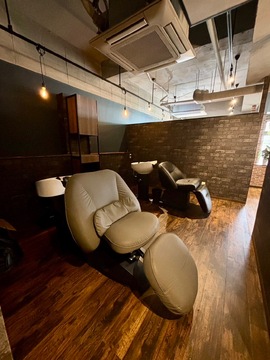 【姪浜駅】≪正社員でも休日数や勤務時間の調整OK・社会保険完備・マンツーマン施術OK・ＷワークOK・独立支援あり≫自由な働き方でプライベートもしっかり充実できます！幅広い年代のお客様に愛される少人数制のプライベートサロン「hair salon Fan（ヘアーサロンファン）」からスタイリスト（美容師）の求人☆★