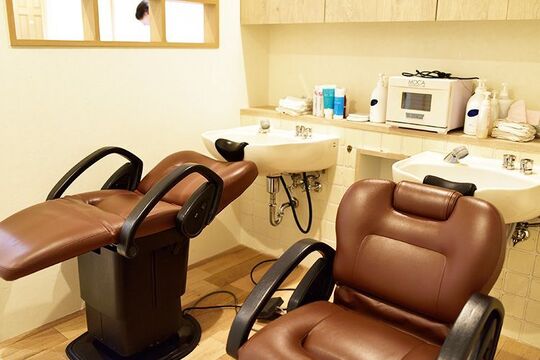 【八尾南】≪完全週休2日制≫≪有給休暇あり≫≪平均18時退勤≫≪社会保険完備≫≪残業手当あり≫ナチュラルでアンティーク調の可愛いヘアサロン！とっても働きやすい環境ですよ！「Merry Perch hair（メリーパーチヘアー）」からスタイリスト（美容師）の求人☆☆