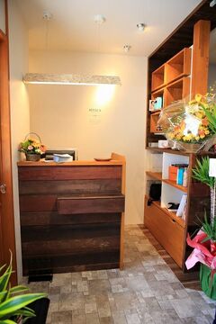 【松ヶ丘団地前】≪住宅手当アリ・平均退勤時間19:30≫ブライダル・成人式・七五三など幅広く撮影を行うので撮影技術を学びたい方にオススメ！！「Jam Superior（ジャムスペリオール）」からアシスタント（美容師）の求人★☆