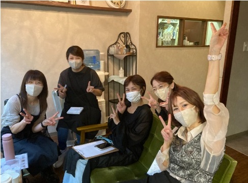 【平野】≪年間休日120日≫≪社会保険完備≫≪日曜休みも相談OK≫≪18時過ぎに退勤可能≫特許技術のカットや、着付けも学べるトータルサロン！プライベートも充実させながらスタイリストデビューを目指しましょう！ママさん美容師も歓迎「Lousie（ロージー）」からアシスタント（美容師）の求人☆★