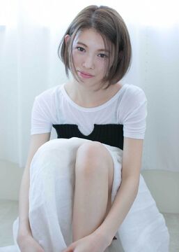 【心斎橋】≪月給18万円スタート♪≫≪月7.8日休み☆≫≪社会保険あり≫女性が働きやすい環境創りを目指しているオシャレでアンティーク調なサロン“chouchou（シュシュ）”しっかりオーナーさんが技術を教えてくれるので素敵な美容師にきっとなれますよ★アシスタント（美容師）の求人☆☆