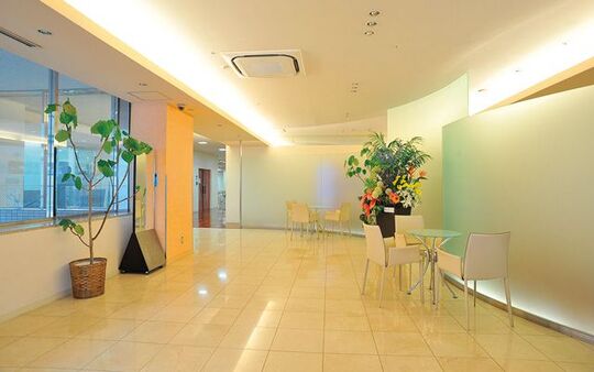 【天王寺】≪未経験から応募OK≫美容師の経験を活かして美容学校の教員として人材育成に携わるお仕事です！毎年入学者数が増加している人気の美容学校！「西日本ヘアメイクカレッジ（ニシニホンヘアメイクカレッジ）」から教員の求人★☆