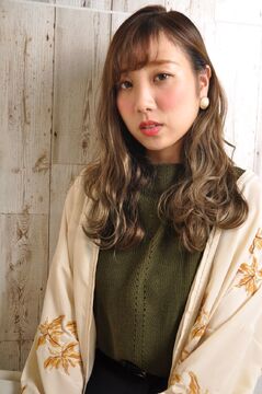 【加古川駅】≪月給23万円スタート≫≪社会保険完備≫≪完全週休2日制≫営業中レッスンなのでプライベートも充実！働きやすい環境で、長く働いてもらえますよ ！奨学金補助、ウィッグ代全額支給などサポート体制も◎カラーリストも大募集中「Hair Design THRIRE（ヘアーデザインスリール）」アシスタント・カラーリスト（美容師）の求人★☆