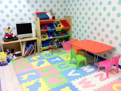 【小野原】  ≪社会保険完備 ≫≪完全週休2日制≫ 有給休暇あり 閑静な住宅街の中にあるアットホームでフランクな接客を心掛ける地域密着型サロン！好条件で安心して働ける環境です！！Riche hair（リッシュヘアー）からスタイリスト（美容師）の求人☆★