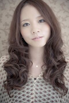 【甲東園】お客様との距離も近く、スタッフさんも気さくな方ばかり！更に成長出来る環境が整っているので充実した日々を送ることが出来ますよ！アンティークでまとめられた店内はリラックス出来る大人の空間のサロン「FIARCE（フィアーチェ）」からスタイリスト（美容師）の求人☆★