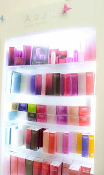 【竹下】≪高月給スタート・お休み日数選択OK・社会保険完備・日曜日お休みOK≫充実した福利厚生で長くお仕事できる環境♪毎月多くのお客様がご来店される「Tiara コマーシャルモール博多店（ティアラコマーシャルモールハカタテン）」からスタイリスト（美容師）の求人☆☆