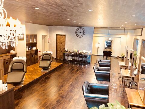 【西院】≪事業拡大に伴い多数募集≫≪毎日19時に退勤可能≫≪完全週休2日制≫≪社会保険完備≫≪有給休暇あり≫希望があればまつ毛パーマやアイブロウも学べる！落ち着いた空間でゆったりと過ごせるプライベートサロン！「Hair Cannery Row（ヘアーキャナリーロウ）」からスタイリスト（美容師）の求人☆★☆