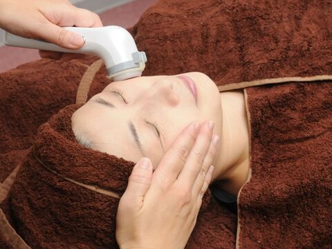 【阪急高槻市】≪日祝は17時まで!!≫地域密着型でキャリアの長いスタッフが揃う“BeautyMode(ビューティーモード）“とってもアットホームでメニューも多く学べる環境です!!アイリスト（アイデザイナー・まつげエクステ）の求人☆☆