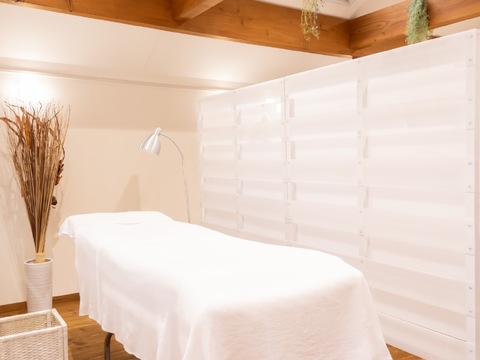 【JR倉敷】≪社会保険完備≫≪土日祝休み可能≫≪未経験・新卒生OK≫髪型・ネイル自由！融通が利くので働きやすい環境！未経験でもしっかり研修があるので安心！店長、幹部候補も大歓迎の「Eye’Care（アイケア）」からアイリスト（アイデザイナー・まつげエクステ）の求人☆☆