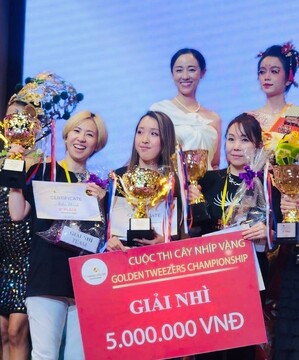 【JR芦屋】≪社保完備≫≪講師も目指せる環境≫≪休暇も充実≫≪福利厚生も充実で安心して働ける≫高い技術力を身につけて自信を持ってお客様に入客できる♪女性が働きやすい環境が魅力的！「ANDRUCHE 芦屋店（アンドルーチェアシヤテン）」からアイリスト（まつげエクステ・まつげパーマ・アイブロウ）の求人☆☆