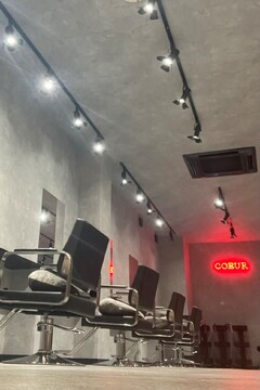 【姫路駅】≪インボイスは店負担≫≪正社員でも休み日数自由に選択できる！≫≪土日休みOK≫≪社会保険加入可能≫≪独立支援制度あり≫≪実働8時間≫≪業務委託・パートアルバイトは完全自由出勤≫自分の希望に合わせた働き方が実現可能！デザインカラーがよく出るサロン！「HAIR SMILE COEUR（ヘアースマイルクー）」からスタイリスト（美容師）の求人☆★