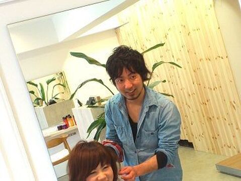 【交野】駅近の地域密着型ナチュラルサロン★安心の固定給からスタート★ファンが増えたら歩合制へ(40％還元)★頑張った分だけ評価される給与システムです♪一人ひとりのお客様とじっくり向き合いたいという方に◎スタイリスト（美容師）求人☆☆