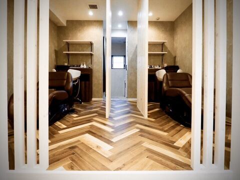 【武庫之荘】≪土日休みOK≫≪夏季・年末年始休暇あり≫≪18時退勤可能≫雑誌にも掲載された大人女性から大人気のお洒落なサロン！「MILE.（ミル）」からスタイリスト（美容師）の求人☆★