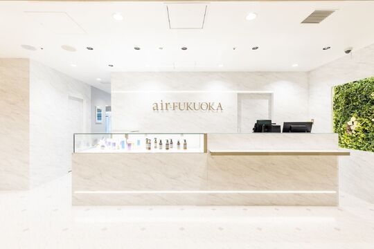 【天神】≪社会保険完備・ヘアメイクや撮影も学べる・髪質改善≫しっかりした集客力なので入客チャンスばっちり！最高品質のサービスと技術を学べる！「air-fukuoka（エアーフクオカ）」からスタイリスト（美容師）の求人☆★