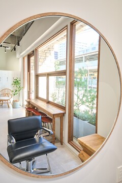 【玉造】≪完全週休2日制≫≪土日休み取得OK≫≪月給24万円以上≫≪社会保険完備≫≪夏季8連休≫≪お弁当支給あり≫駅前すぐの路面店！美容師が長く働ける環境や体制を整えています！「KURT by MARUCA（クルトバイマルカ）」からからスタイリスト（美容師）の求人☆☆