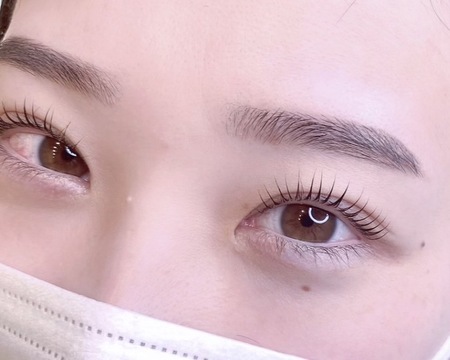 【本町】≪スタッフ同士仲良し！自由出勤でライフスタイルに合わせてお仕事できます！髪色ネイル自由＆私服勤務でお洒落して働ける！ニュアンスデザインが得意なトレンドサロン！！「Yu_eye（ユーアイ）」からアイリスト（まつげパーマ・アイブロウ）の求人☆☆