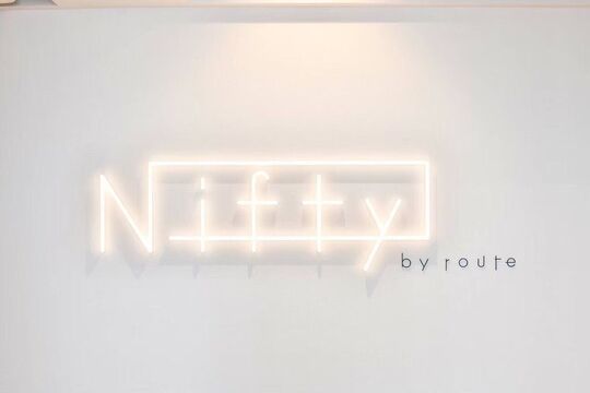 【塚口】≪永久保証給あり≫≪カラー比率90％以上！≫≪フリー40％・指名50％還元≫髪質改善などケアにも注力したサロン！基本マンツーマンスタイルのため負担なく働けますよ！「Nifty（ニフティー）」からスタイリスト（美容師）の求人☆★☆