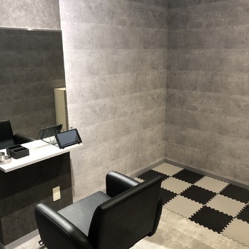 【鳳】平均月給60万円／月収150万円以上の実績あり！≪正社員or業務委託≫≪社会保険完備≫≪完全週休2日制≫≪土日休み月1回、最大6連休までOK≫≪業務委託も保障給あり、自由出勤、土日休みOK≫ライフスタイルに合わせた働き方が出来る体制です！「_WHITE 鳳店（アンダーバーホワイトオオトリテン）」からスタイリスト（美容師）の求人☆★☆