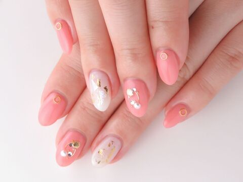 【緑井】福利厚生！スタッフさんと助け合いを大切にしながら一緒にサロン様を盛り上げていきませんか ！”Kiss by Marie フジグラン緑井店（キス バイ マリー フジグランミドリイテン）”からネイリスト（ネイル）の求人