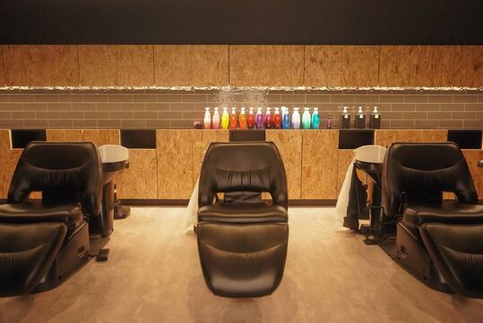 【北長岡】◆19時退勤可能・残業手当あり・月8日休み・有給休暇あり・社会保険完備◆美容師としてしっかりスキルアップできる環境をたくさん用意しています！エリア高水準な労働環境が人気「LUVISM 長岡店（ラヴィズムナガオカテン）」よりアシスタント（美容師）の求人☆★