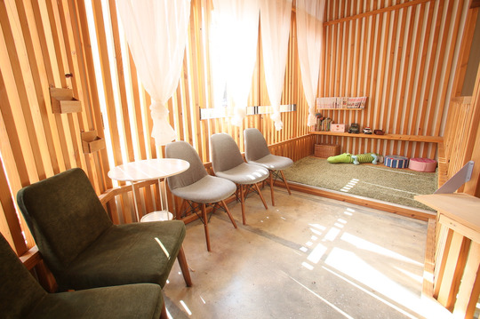 【豊川】≪月給28万円〜≫≪月8日休み≫≪社会保険完備≫≪半個室サロン≫≪自転車支給あり≫カット入客チャンスが多い！幅広い年齢層のお客様が来店されるので、年代にあわせた接客スキルが学べます。ゆったりお客様と関わっていく事をコンセプトとした「LIBERTA（リベルタ）」からスタイリスト（美容師）の求人☆★☆