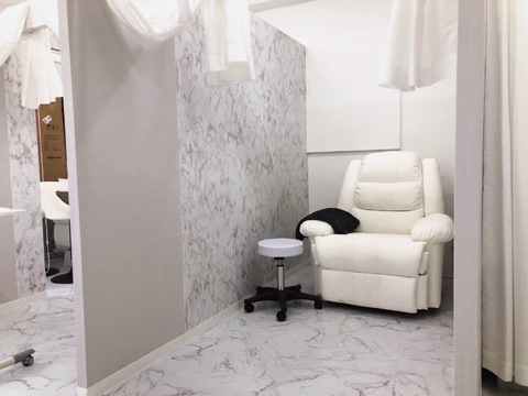 【大井町】◆完全週休2日制・土日休み可能・実働8時間・髪色、ネイル自由・社会保険完備◆勤務10～19時なので退勤も早め！ホワイトな待遇で、眉のプロフェッショナルになれるサロン！「I’ck 大井町店（アイックオオイマチテン）」からアイブロウリストの求人☆☆