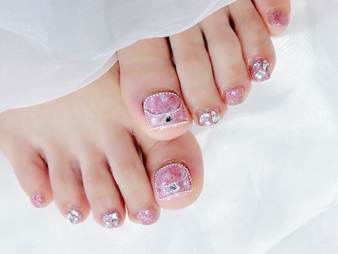 【淀屋橋】≪有給休暇消化率100％≫≪土日は月2回休みOK≫≪平均給与30万円前後≫≪月12日or月8日休みの選択制≫≪連休の取得も可能≫≪頑張った分はしっかり歩合で還元≫≪社会保険完備≫自分のライフスタイルに合わせて働く事の出来る環境「peTiT eye beauty 淀屋橋店(プティ アイ ビューティー ヨドヤバシテン)」からネイリスト（ネイル）の求人★☆★