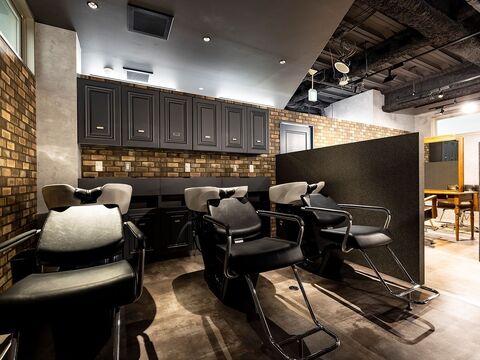 【三宮駅前】≪ママさん歓迎≫≪週1日～／～14時までなどシフト自由！≫お子様のいるママさんでもそれぞれのペースで働けます！カットが苦手な方・技術にブランクのある方でも活躍できる環境！「TERRACE 三宮店（テラスサンノミヤテン）」からカラーリスト（美容師）の求人☆★