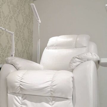 【樟葉】≪完全週休二日制≫≪社会保険完備≫≪モデルサポートあり≫≪営業中レッスンOK≫≪日曜日定休≫≪バイク、電動自転車の貸出制度あり≫≪実働8時間≫スタッフ想いの環境です！パーフェクトラッシュが推しの「Oyayubihime（オヤユビヒメ）」からアイリスト（まつげエクステ・まつげパーマ・アイブロウ）の求人☆☆