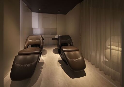 【東加古川】≪業務委託歓迎≫≪正社員は社会保険完備≫≪交通費支給≫集客◎のため顧客0名からスタートでも安心！1万円以上の高単価で売上も作りやすい環境です！「CUOREA（クオレア）」からスタイリスト（美容師）の求人★☆★