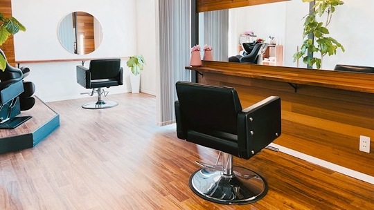 【鎌倉】≪完全週休2日制≫≪土日休みOK≫≪夏季冬季休暇あり≫≪客単価1万円以上≫高収入でしっかり稼げる！美容が大好きな方大歓迎！「arbol grande（アルボグランデ）」からスタイリスト（美容師）の求人☆★