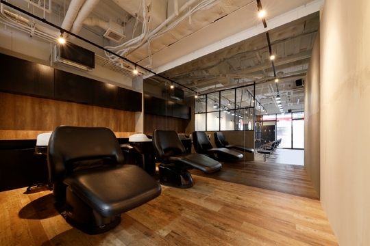 【南草津】≪完全週休2日制≫≪社会保険完備≫≪最短1年デビュー≫全国に展開する人気ヘアサロン！髪質改善特化型のブランド！経験を積めて、スタイリストになれば業界トップクラスの高収入が可能です！「over hair 南草津店（オーバーヘアーミナミクサツテン）」アシスタント（美容師）の求人☆★