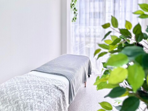 【新大工】≪高収入×定時帰宅≫≪経験者優遇サロン≫≪残業・集客・モデル集め・SNS更新は一切なし≫≪完全週休2日制≫経験3年以上は月給22万円〜＋高歩合スタート！個人店だからこそ、あなたの意見が通りやすく、人間関係の悩みゼロの少人数アットホームサロン！アイリストとしての本気度を評価し、高いやりがいを提供します！「DIANA 長崎新大工（ディアーナナガサキシンダイク）」からアイリスト（まつげパーマ・アイブロウ）の求人☆☆