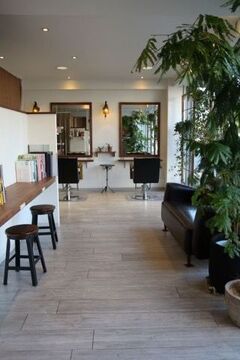 【山田】≪週休3日制も選べる！≫≪年間休日107～119日≫≪日曜日休み月1回OK≫≪18時までの営業≫新卒生・未経験歓迎！お客様としっかり関われる、少人数制の地域密着型サロン「utile（ユティル）」からアシスタント（美容師）の求人☆★☆